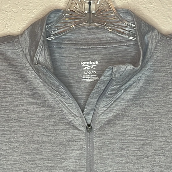 Reebok Gray 1/2 Zip Top Womens Size L All Around Vector Lightweight Soft Layer - Picture 2 of 15